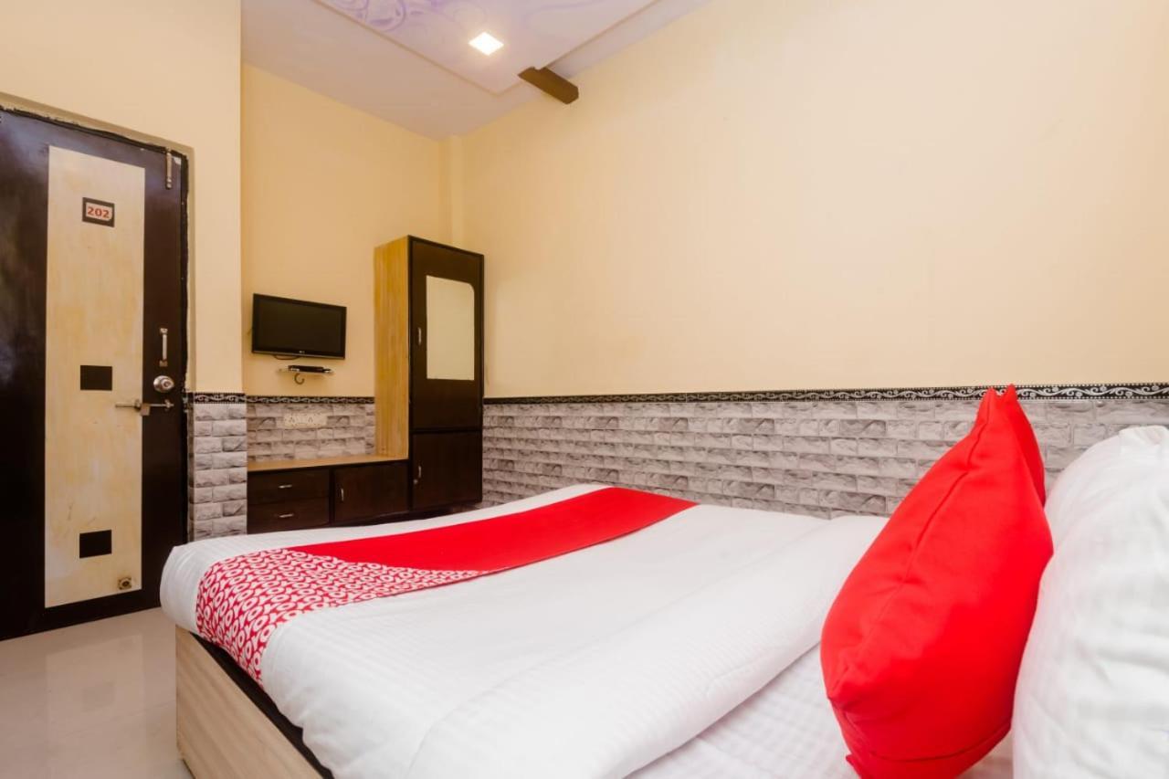 Hotel Nivara Нави Мумбаи Экстерьер фото
